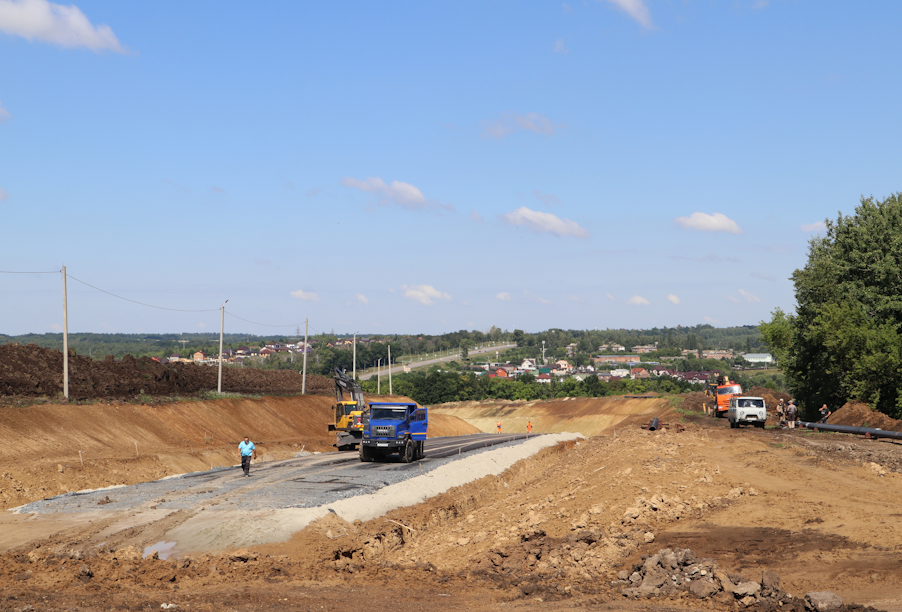 В Курске строительство дороги от микрорайона «Северный» до трассы М-2 «Крым» завершено на 50 %