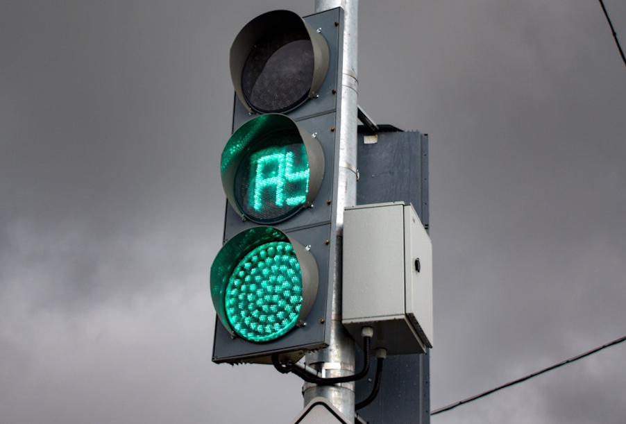 В Ульяновске в этом году на 44 перекрестках установили «умные» светофоры