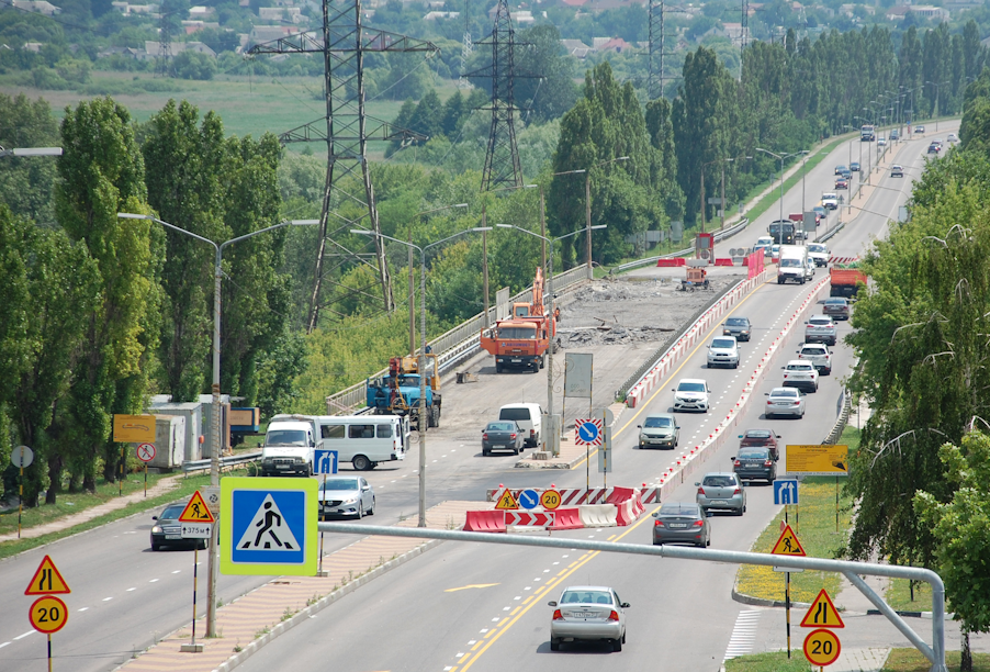 В Белгороде капитально ремонтируют путепровод на улице Студенческой