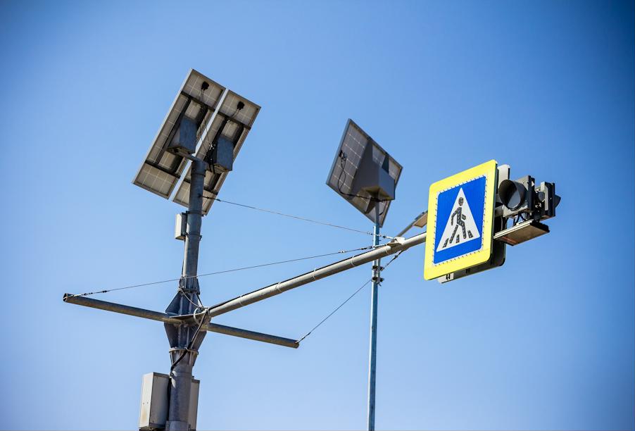 На региональных трассах Якутии благодаря нацпроекту обустроят уличное освещение