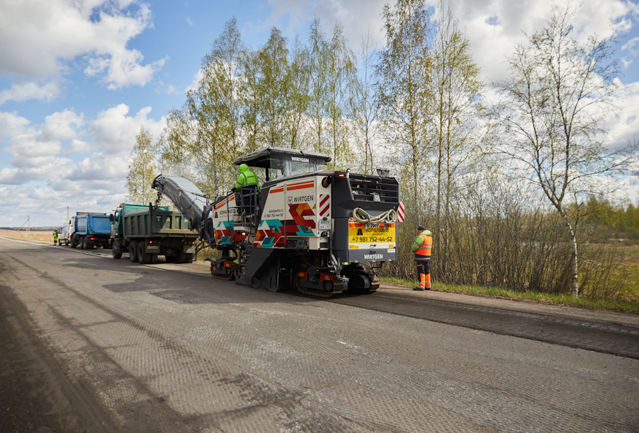В Ленинградской области ремонтируют дорогу к круглогодичной паромной переправе