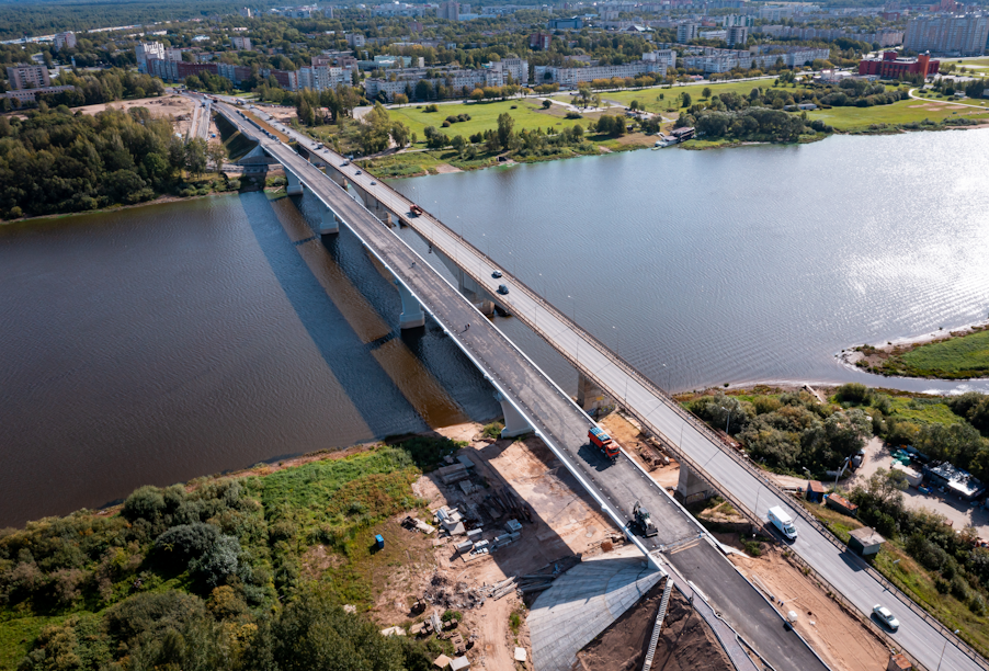 На новом мосту через Волхов в Ленобласти завершена укладка асфальта