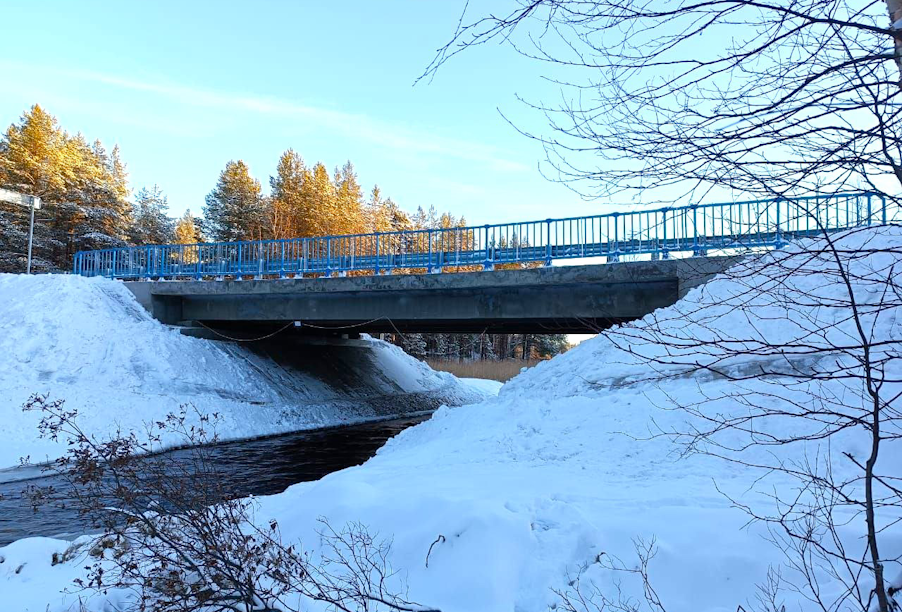 В Мурманской области отремонтировали мост через ручей Верес