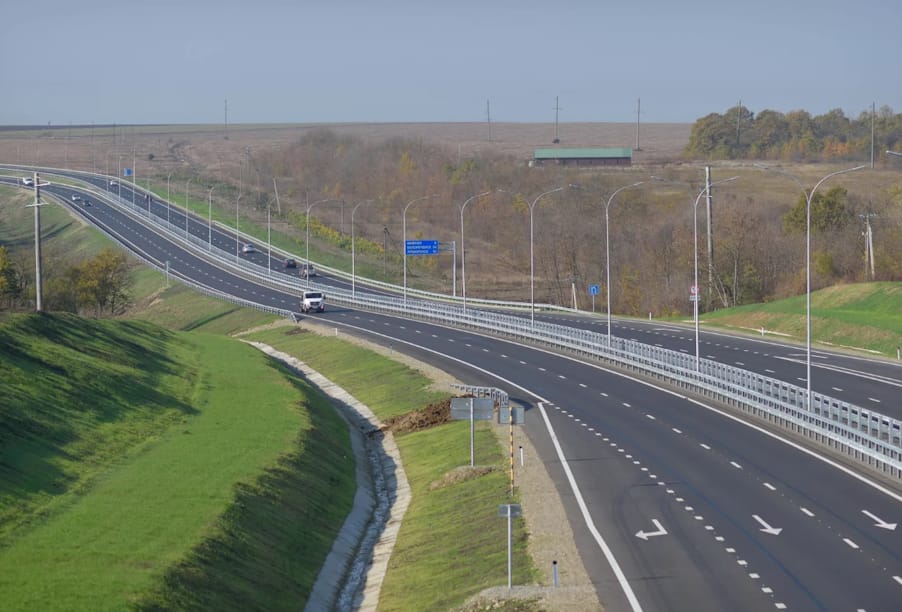 В Республике Адыгея в 2024 году обновят 43 км региональных дорог